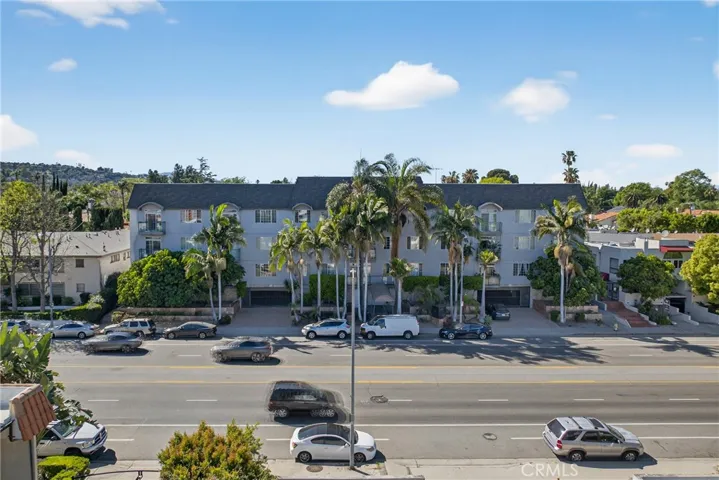 4441 Woodman Avenue 107, Sherman Oaks, California 91423