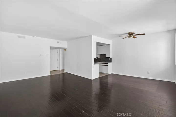 4441 Woodman Avenue 107, Sherman Oaks, California 91423