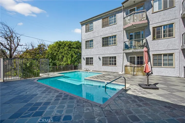4441 Woodman Avenue 107, Sherman Oaks, California 91423
