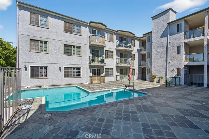 4441 Woodman Avenue 107, Sherman Oaks, California 91423