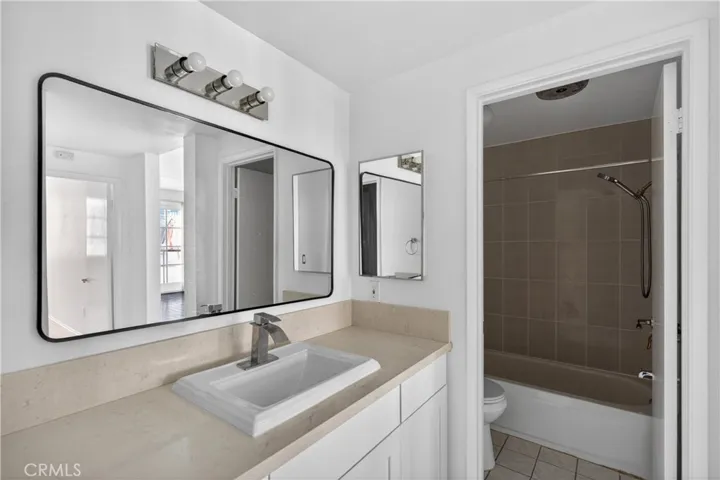 4441 Woodman Avenue 107, Sherman Oaks, California 91423