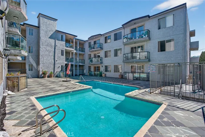 4441 Woodman Avenue 107, Sherman Oaks, California 91423