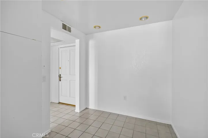 4441 Woodman Avenue 107, Sherman Oaks, California 91423