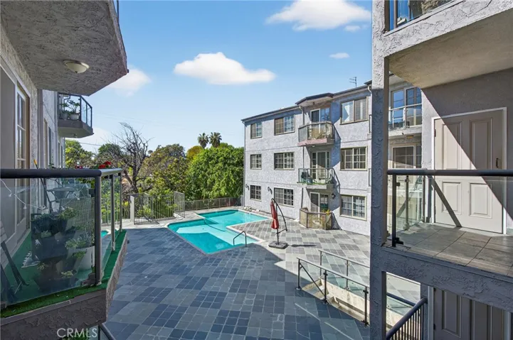 4441 Woodman Avenue 107, Sherman Oaks, California 91423