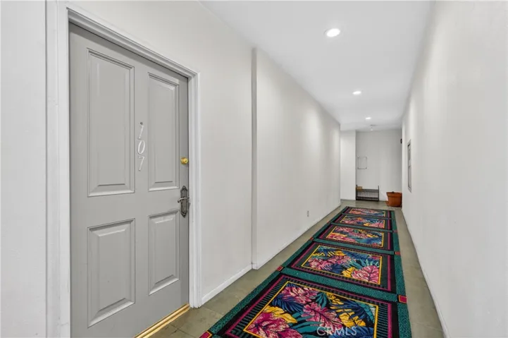 4441 Woodman Avenue 107, Sherman Oaks, California 91423