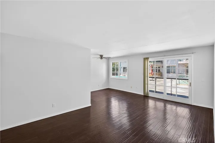 4441 Woodman Avenue 107, Sherman Oaks, California 91423