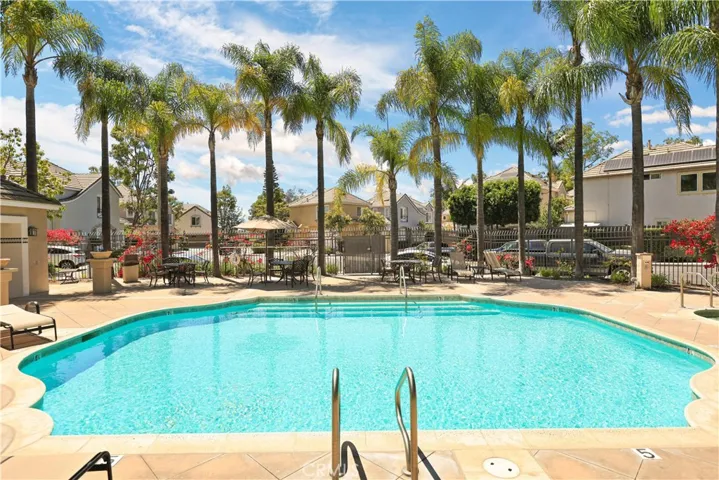 26 Bloomfield Lane, Rancho Santa Margarita, California 92688