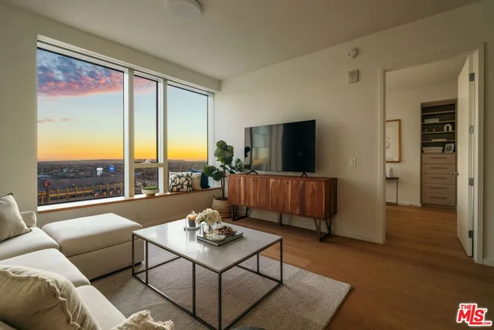 889 Francisco Street 1801, Los Angeles, California 90017