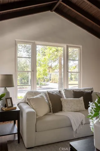 730 N Hill Avenue, Pasadena, California 91104