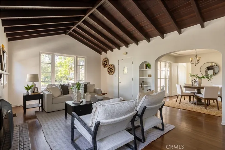 730 N Hill Avenue, Pasadena, California 91104