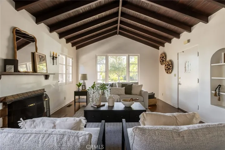730 N Hill Avenue, Pasadena, California 91104