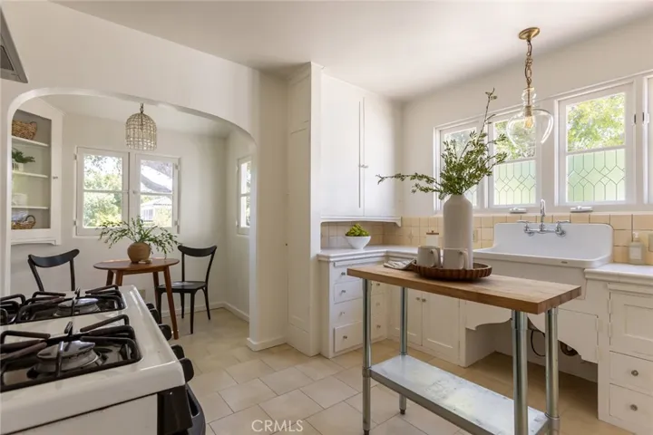 730 N Hill Avenue, Pasadena, California 91104