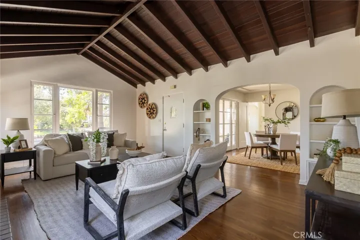 730 N Hill Avenue, Pasadena, California 91104