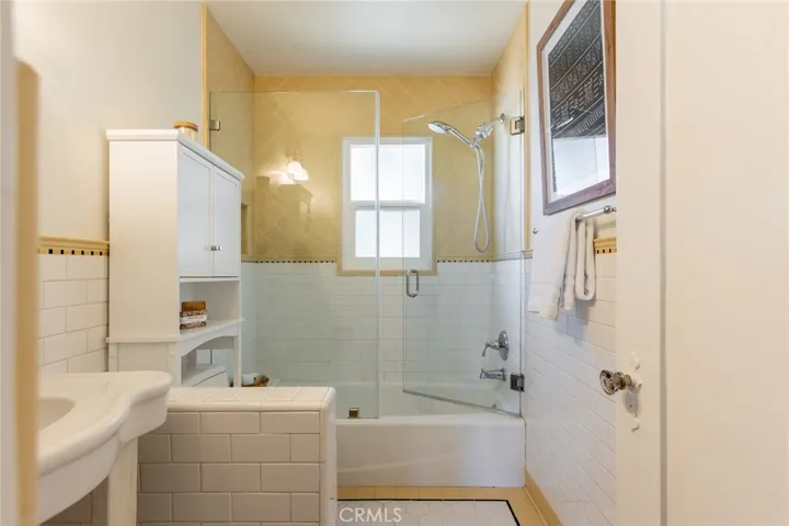 730 N Hill Avenue, Pasadena, California 91104