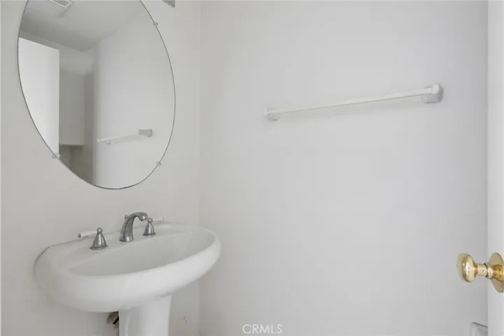 Bedroom 3 ensuite 1/2 bath