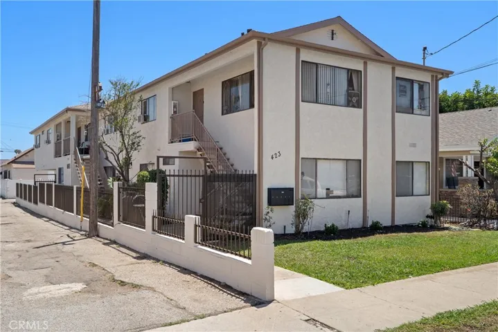 4-unit multi family apartment