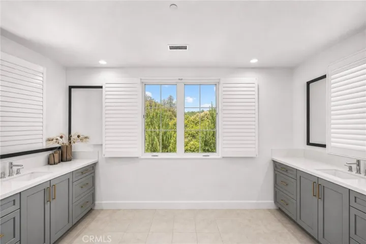 129 Coldwater, Irvine, California 92602