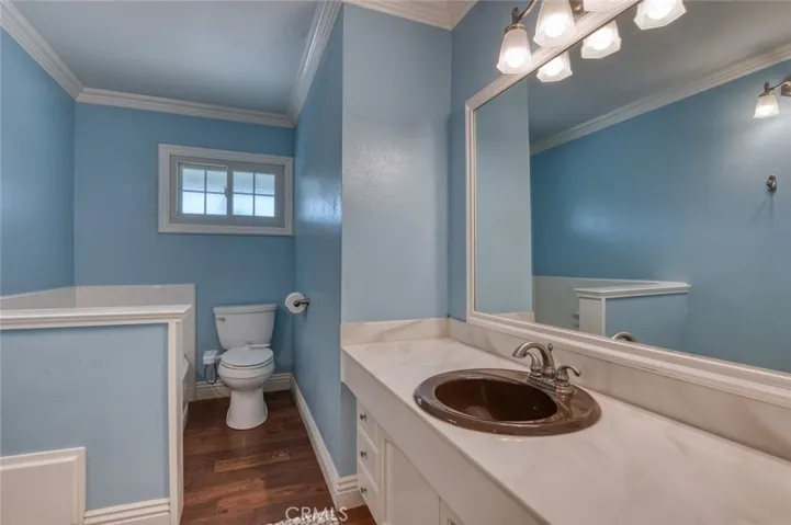 Hall bathroom with soaking tub.