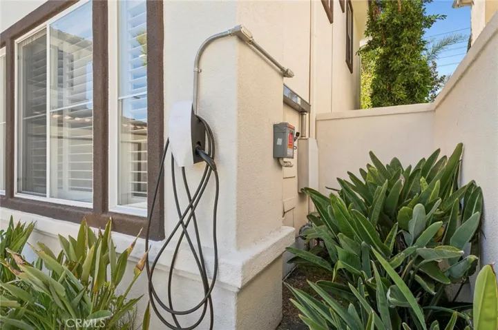 Tesla Charger with Backup Battery