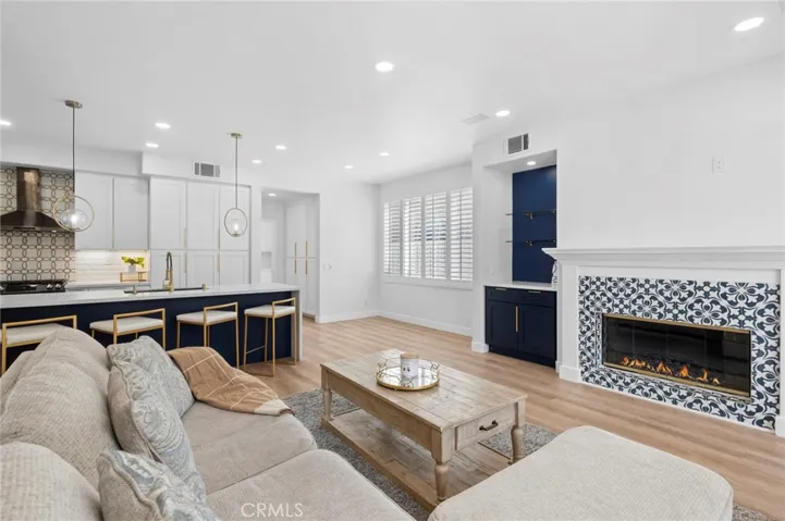 11 Petria, Irvine, California 92606