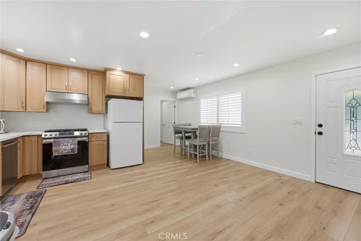 Kitchen/Dining area
