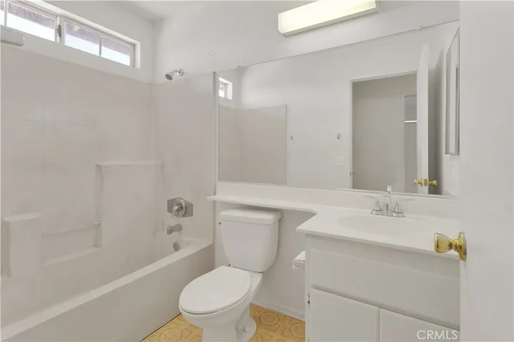 2nd bathroom in between the two bedrooms upstairs.