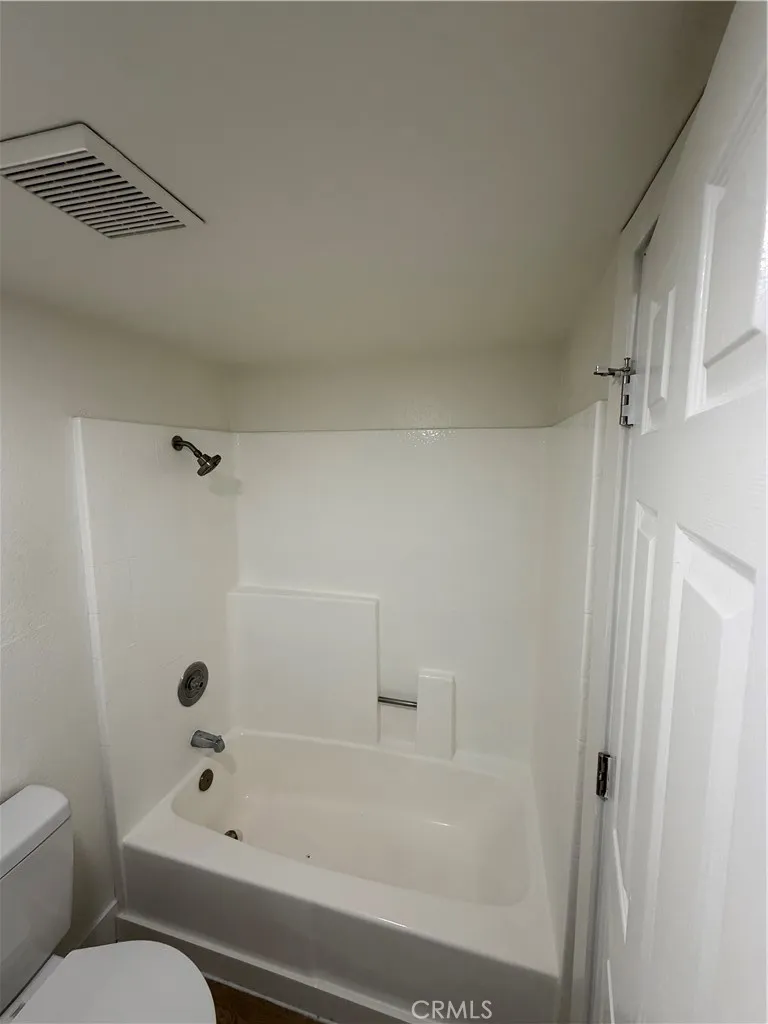 Primary bathroom Shower in tub
