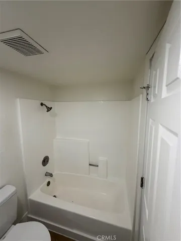 Primary bathroom Shower in tub