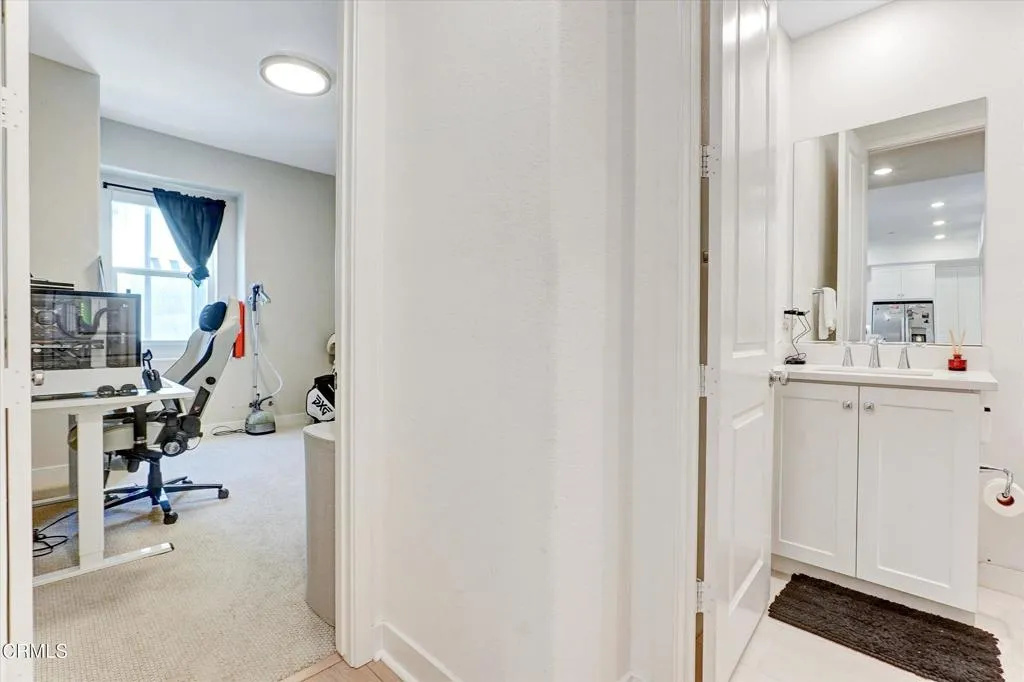 18-27406 N Merlin Pl #202-18