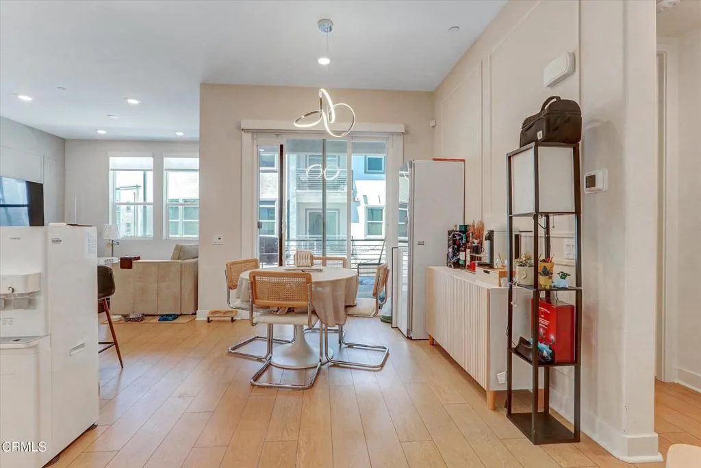 02-27406 N Merlin Pl #202-2