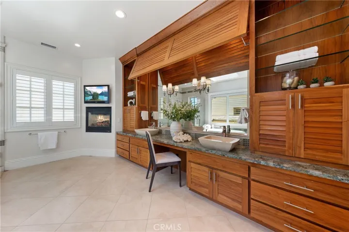 701 Bayside Drive, Newport Beach, California 92660