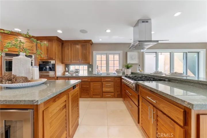 701 Bayside Drive, Newport Beach, California 92660