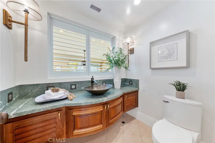 701 Bayside Drive, Newport Beach, California 92660