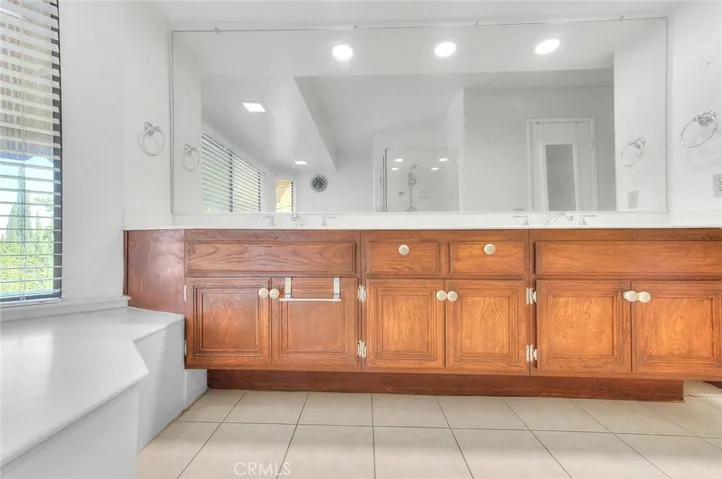 16 Sunset Ridge, Pomona, California 91766
