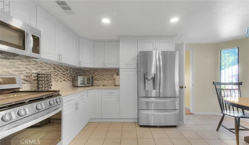 16 Sunset Ridge, Pomona, California 91766
