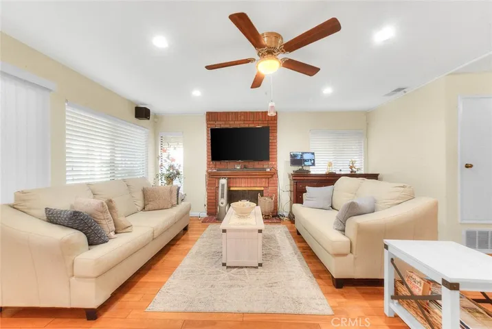16 Sunset Ridge, Pomona, California 91766