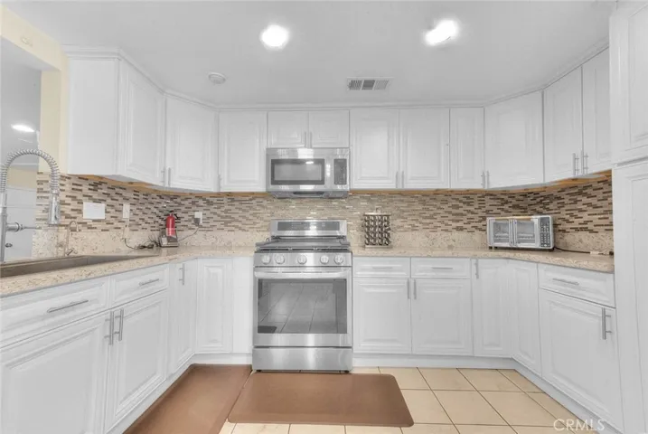 16 Sunset Ridge, Pomona, California 91766