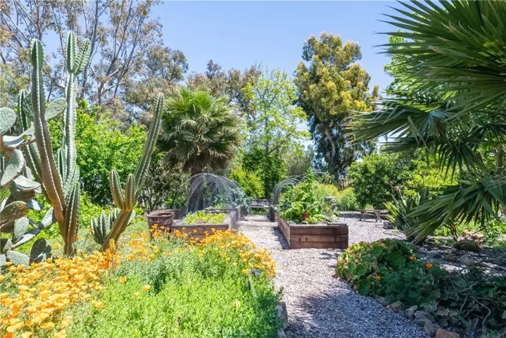 2 Chuckwagon, Rolling Hills, California 90274