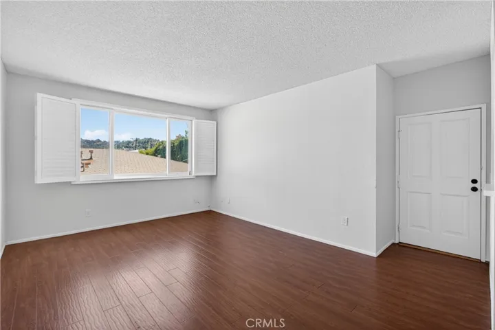 4441 Woodman Avenue 204, Sherman Oaks, California 91423