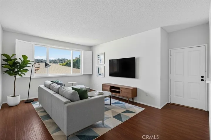 4441 Woodman Avenue 204, Sherman Oaks, California 91423