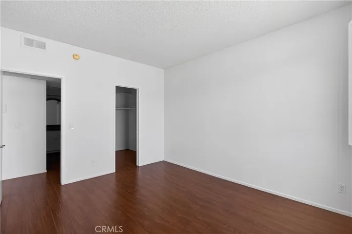 4441 Woodman Avenue 204, Sherman Oaks, California 91423