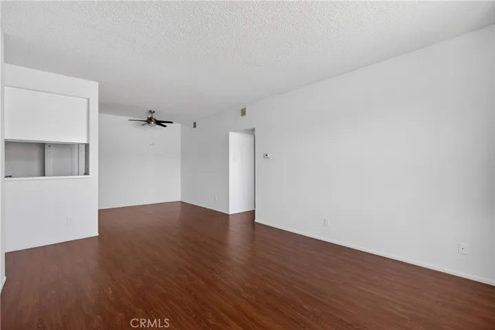 4441 Woodman Avenue 204, Sherman Oaks, California 91423