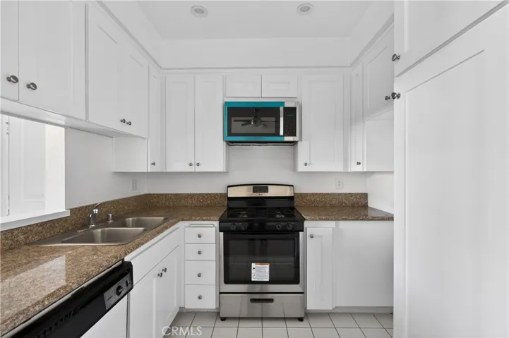 4441 Woodman Avenue 204, Sherman Oaks, California 91423