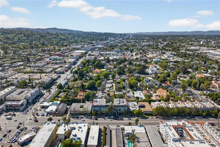 4441 Woodman Avenue 204, Sherman Oaks, California 91423