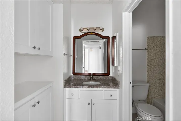 4441 Woodman Avenue 204, Sherman Oaks, California 91423
