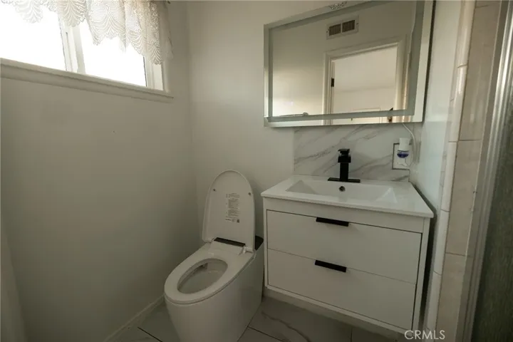 1922 Meriday, Santa Ana, California 92706