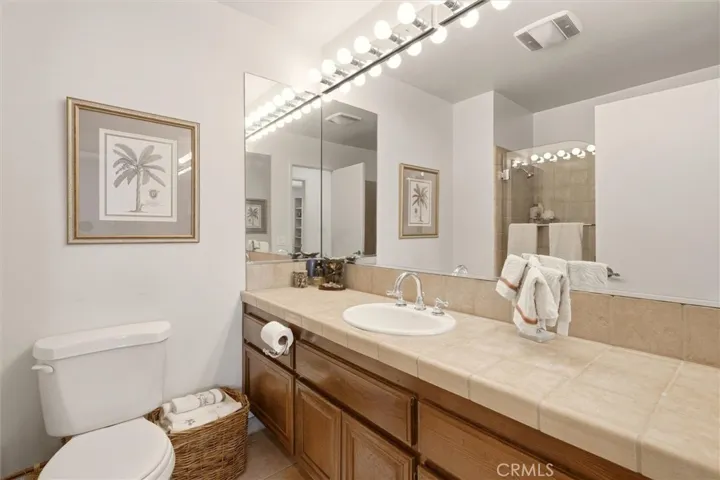Hallway Full Bathroom