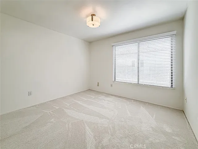 18100 Burbank Boulevard 24, Tarzana, California 91356