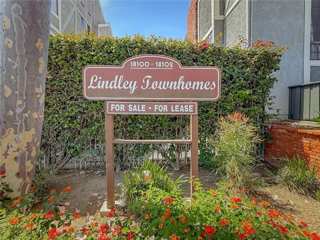 18100 Burbank Boulevard 24, Tarzana, California 91356