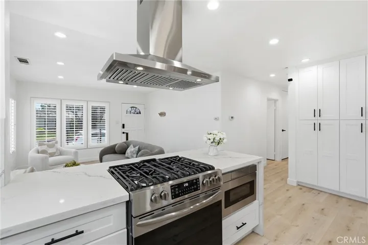 4532 Graywood Avenue, Long Beach, California 90808
